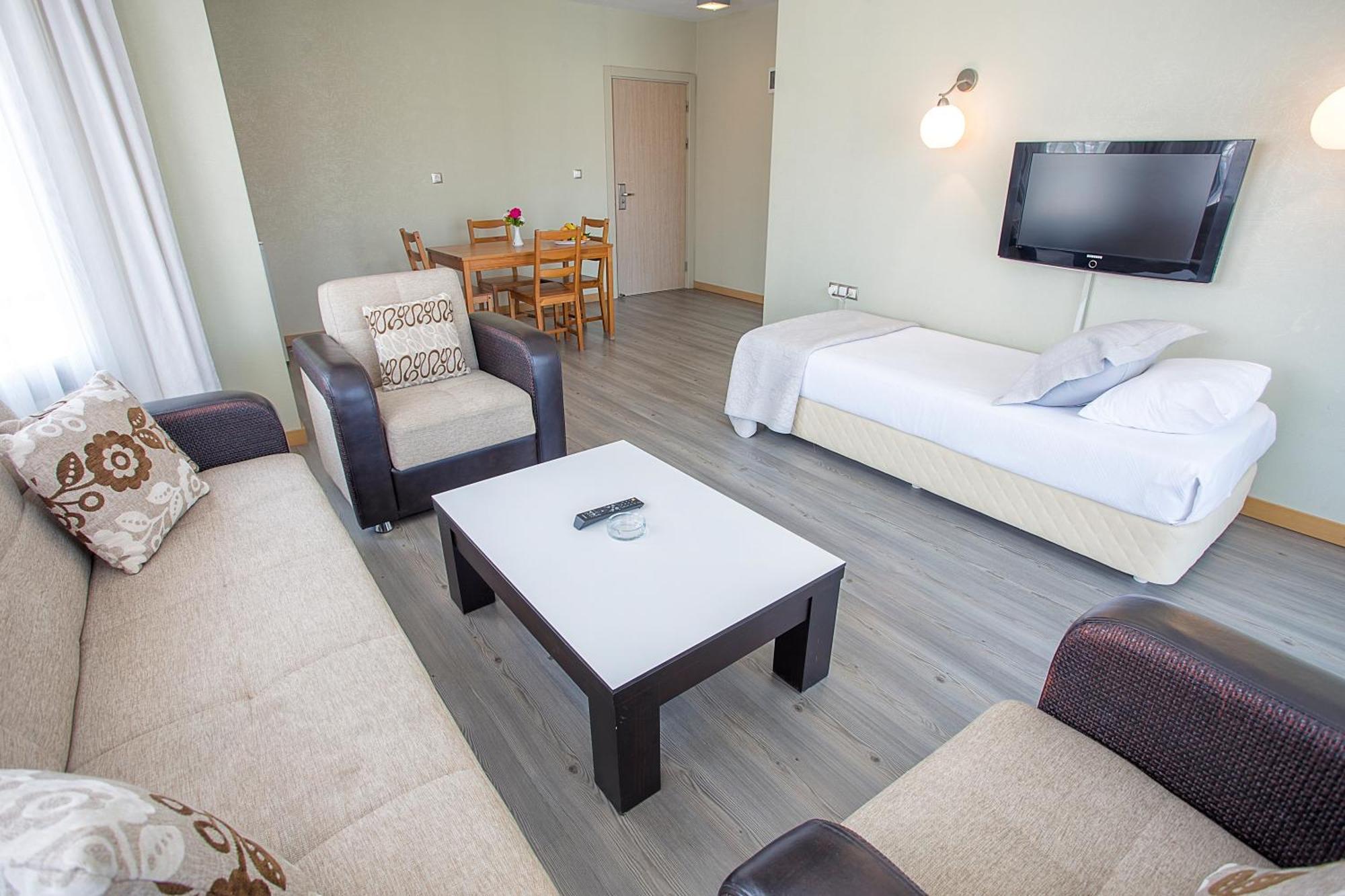 Cilek Marina Otel Чесме Екстериор снимка