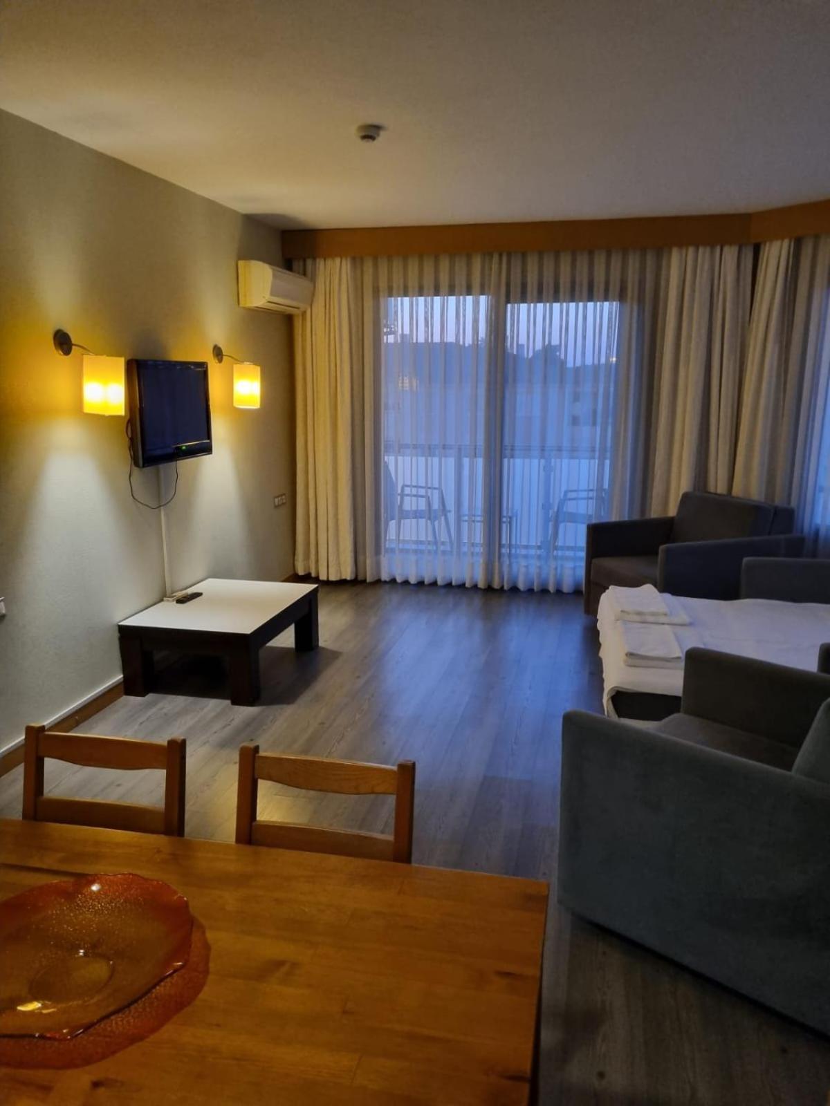 Cilek Marina Otel Чесме Екстериор снимка