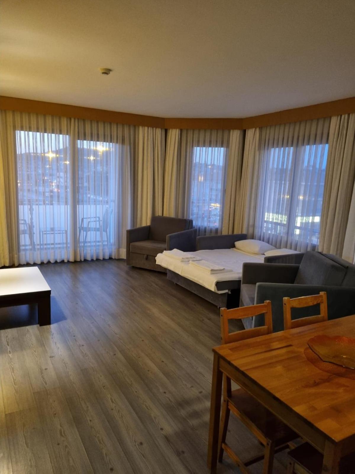 Cilek Marina Otel Чесме Екстериор снимка