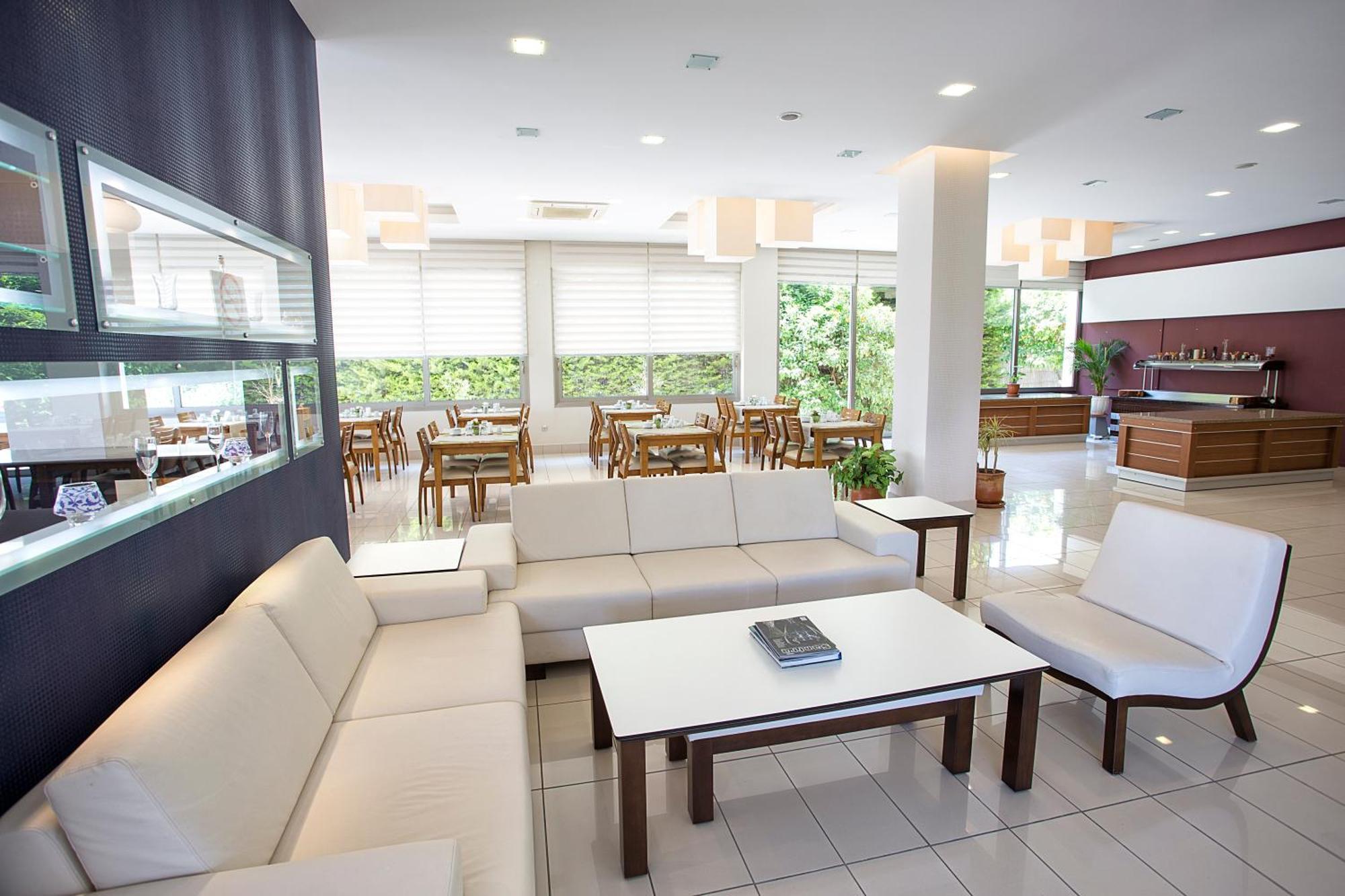 Cilek Marina Otel Чесме Екстериор снимка