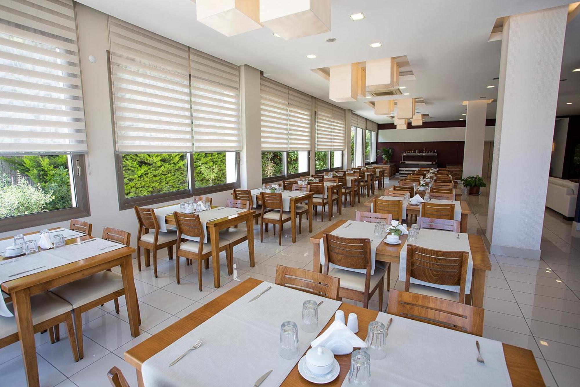Cilek Marina Otel Чесме Екстериор снимка