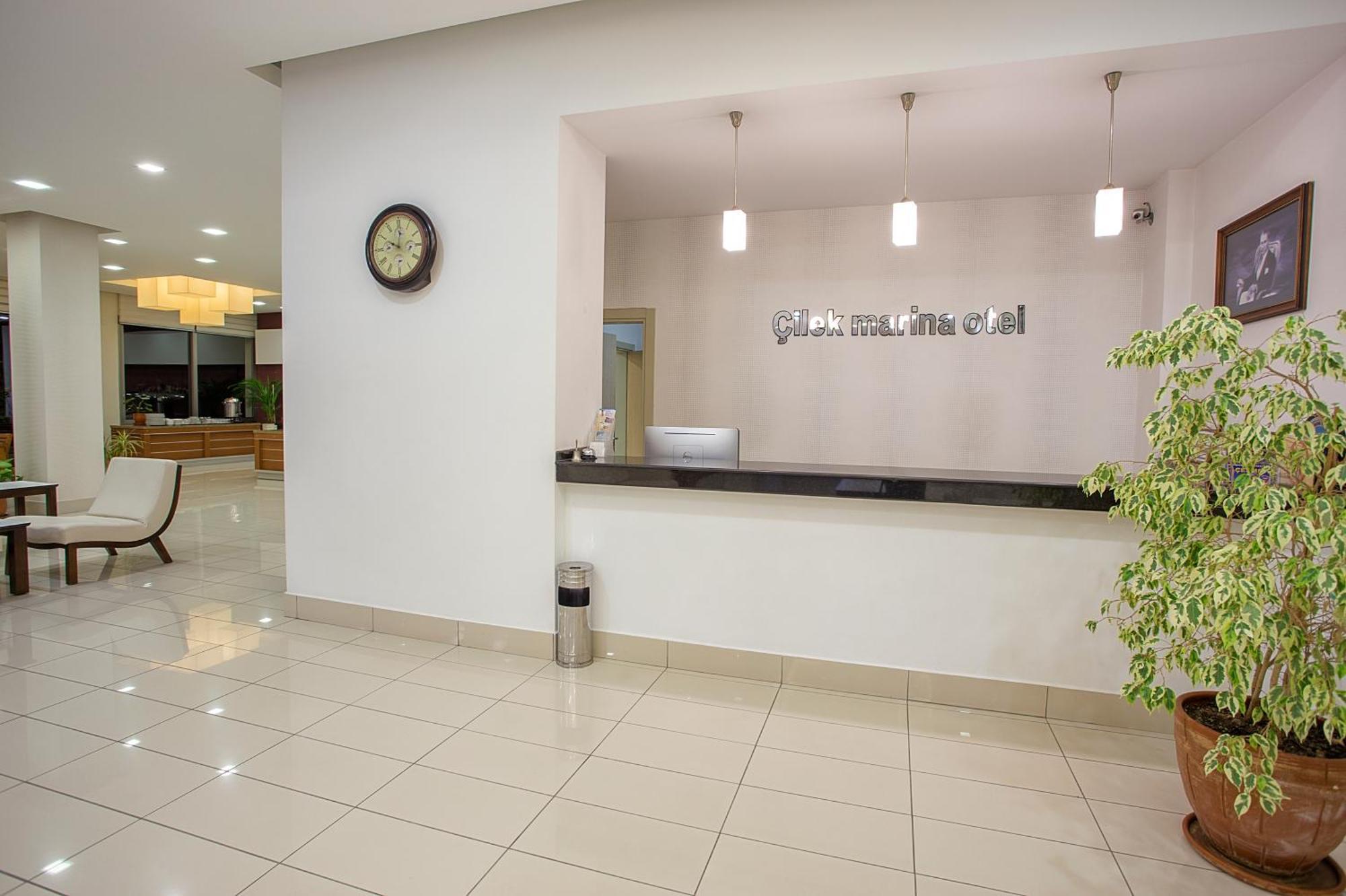 Cilek Marina Otel Чесме Екстериор снимка