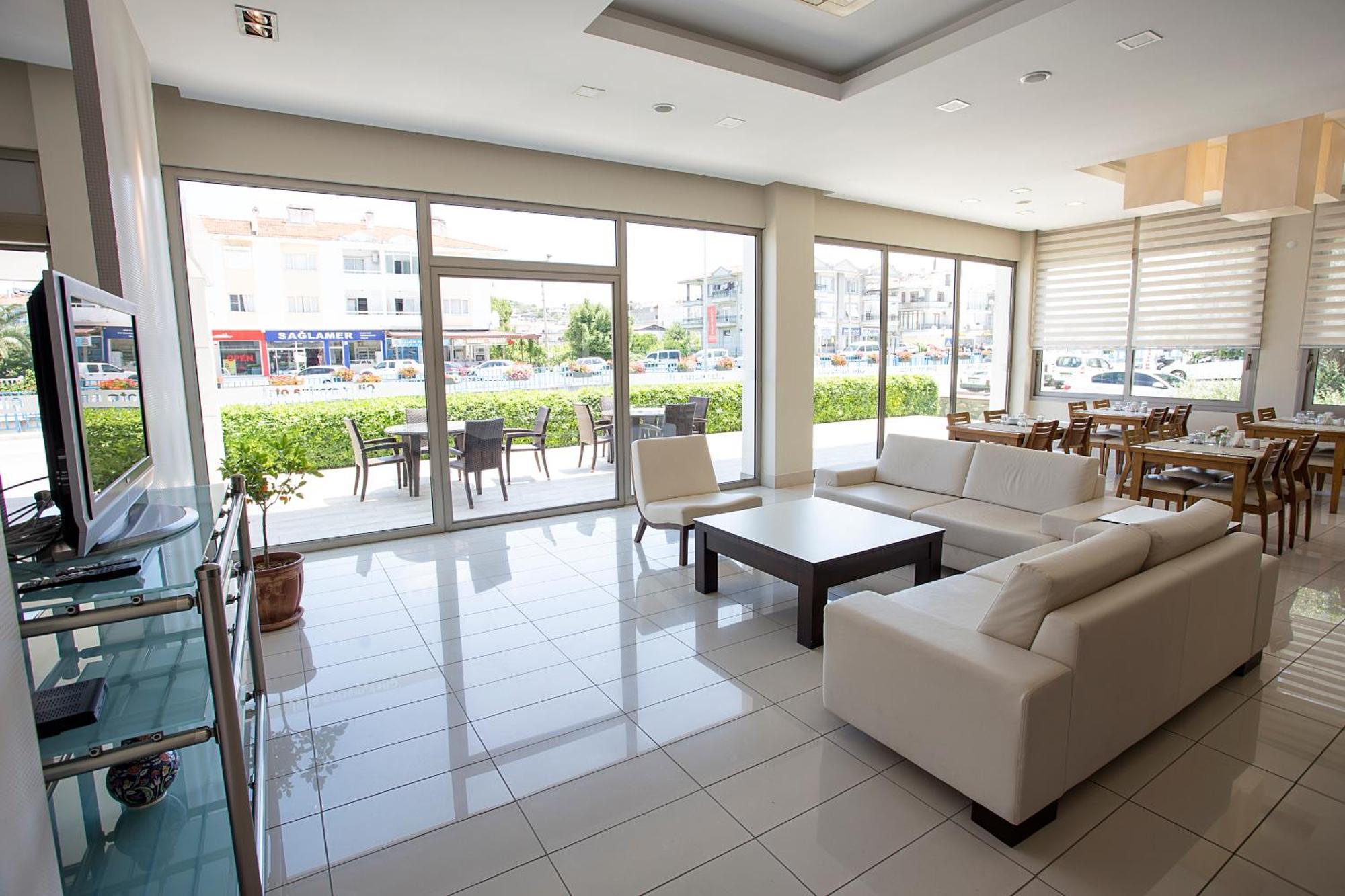 Cilek Marina Otel Чесме Екстериор снимка