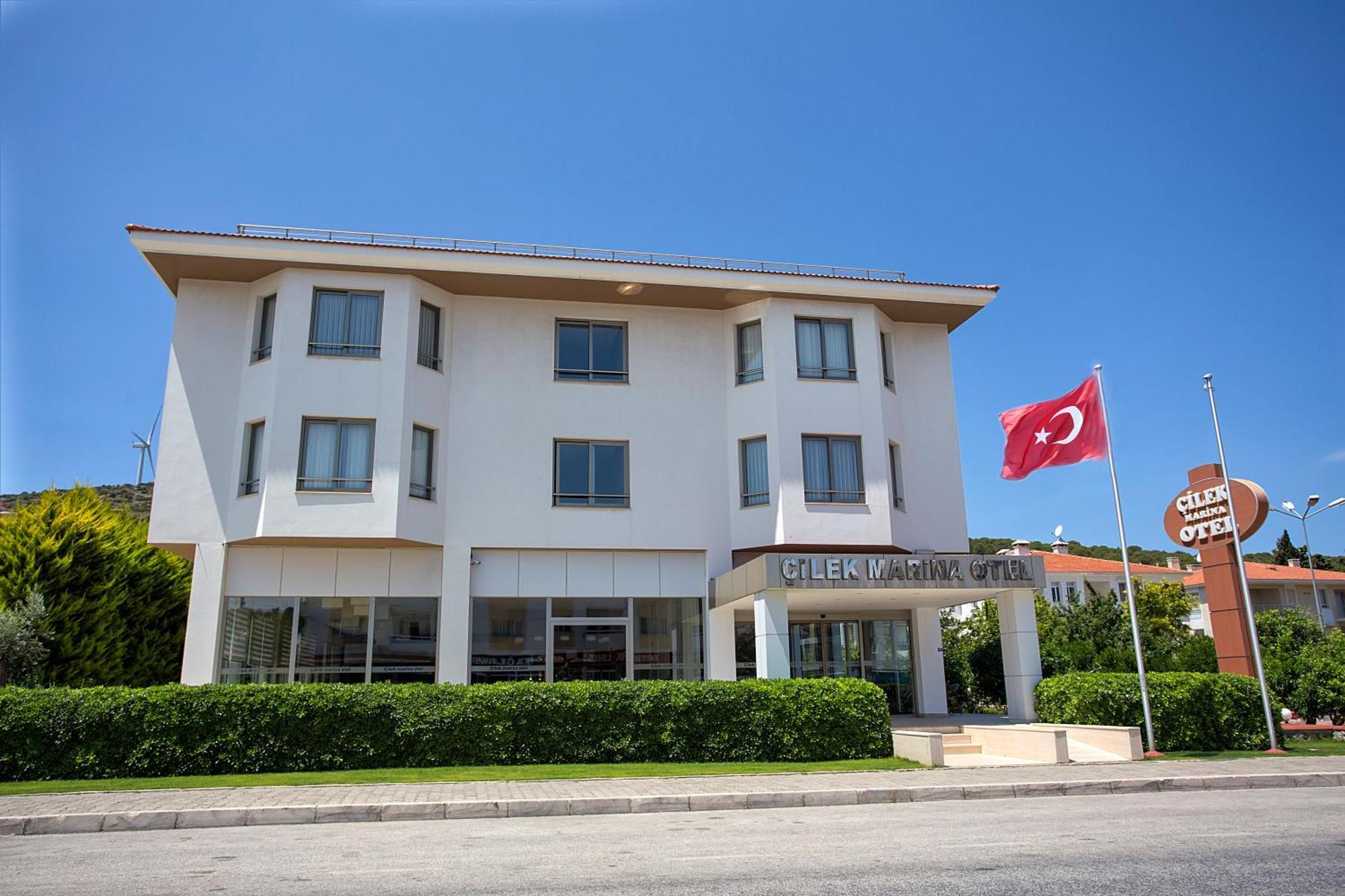 Cilek Marina Otel Чесме Екстериор снимка